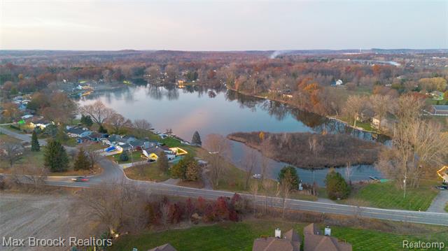 Builiding view two for 6157 Lochmore, Commerce Township, MI. 48382