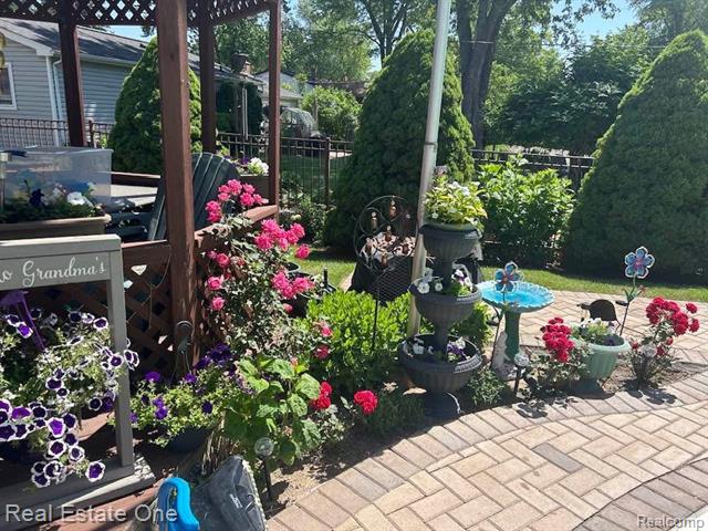 Builiding view forty five for 369 Muskoka, Commerce Township, MI. 48382