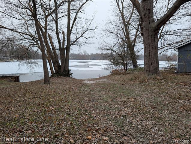 Builiding view forty nine for 369 Muskoka, Commerce Township, MI. 48382