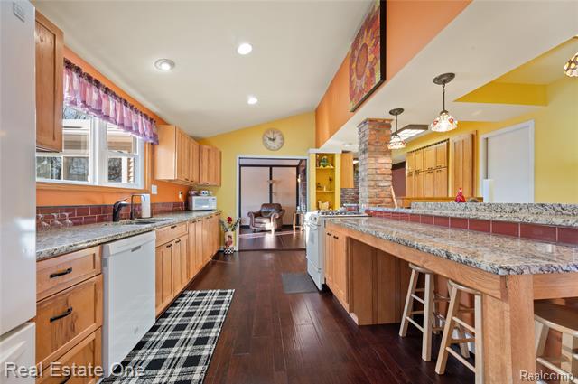 Builiding view nine for 369 Muskoka, Commerce Township, MI. 48382