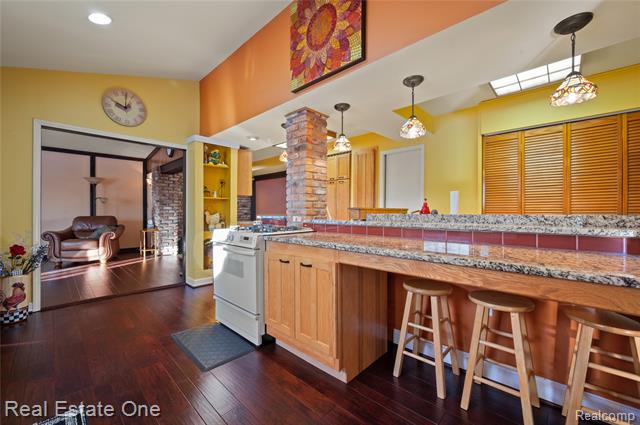 Builiding view ten for 369 Muskoka, Commerce Township, MI. 48382