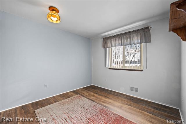 Builiding view thirty three for 369 Muskoka, Commerce Township, MI. 48382