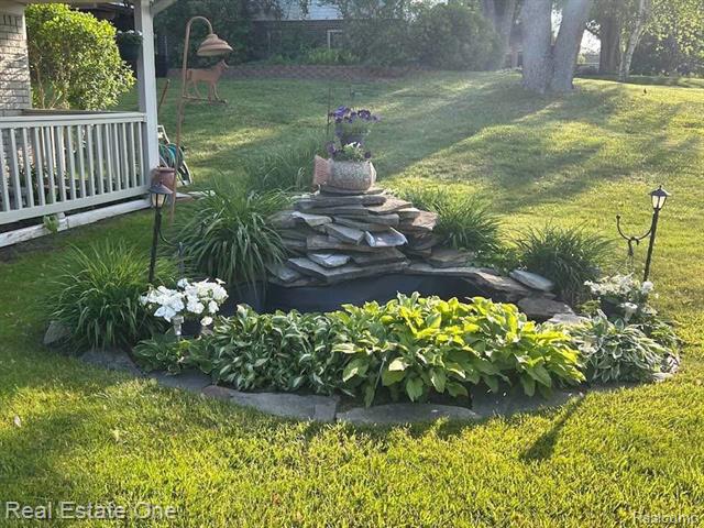 Builiding view two for 369 Muskoka, Commerce Township, MI. 48382