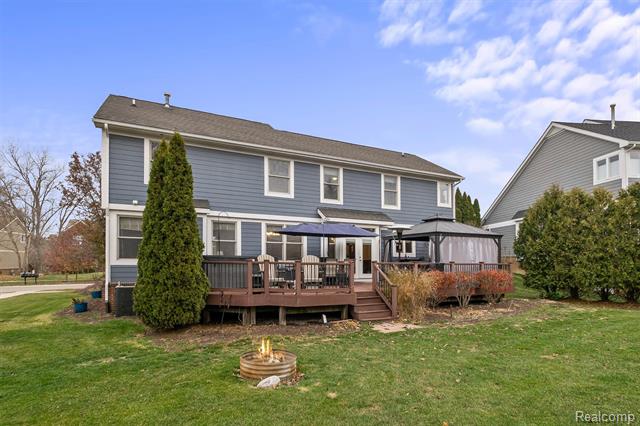 Builiding view twenty five for 6135 Strawberry, Commerce Township, MI. 48382