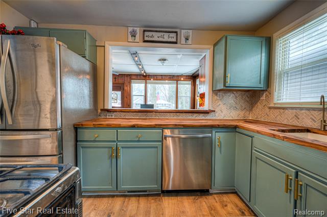 Builiding view fifteen for 8421 Lagoon, Commerce Township, MI. 48382