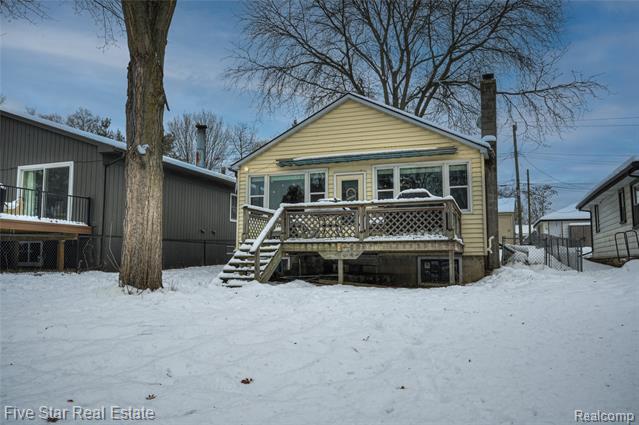 Builiding view one for 8421 Lagoon, Commerce Township, MI. 48382