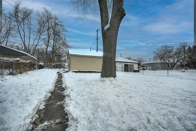 Builiding view thirty four for 8421 Lagoon, Commerce Township, MI. 48382