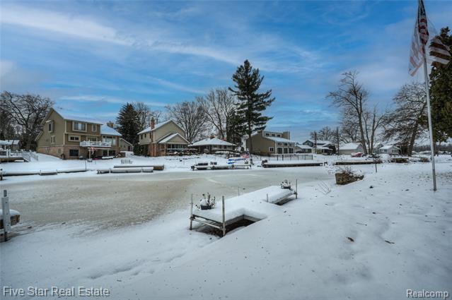 Builiding view thirty two for 8421 Lagoon, Commerce Township, MI. 48382