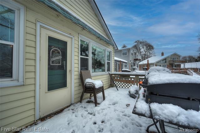 Builiding view twenty eight for 8421 Lagoon, Commerce Township, MI. 48382