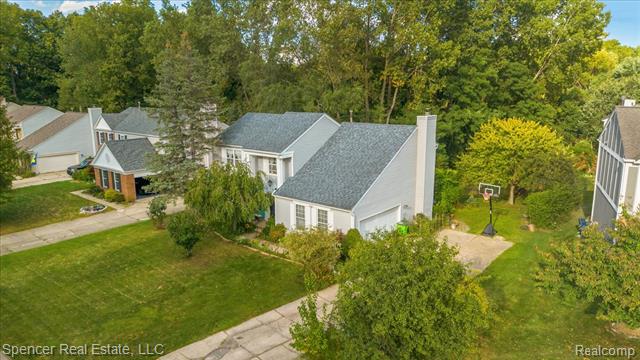 Builiding view thirty nine for 1753 Dawncrest, West Bloomfield, MI. 48324