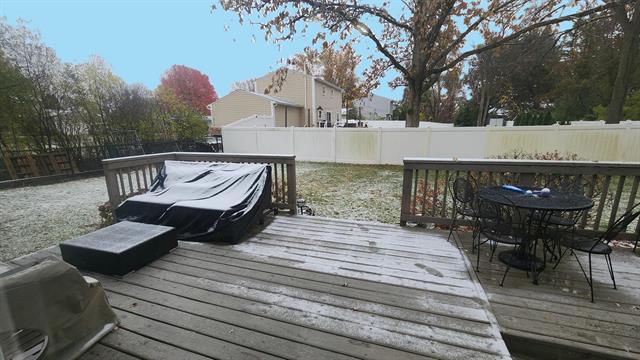 Builiding view nineteen for 5145 Greer, West Bloomfield, MI. 48324