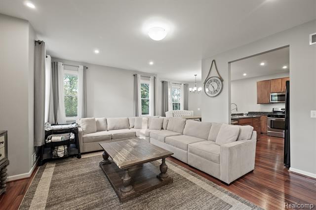 Builiding view four for 2136 Brock, Keego Harbor, MI. 48320