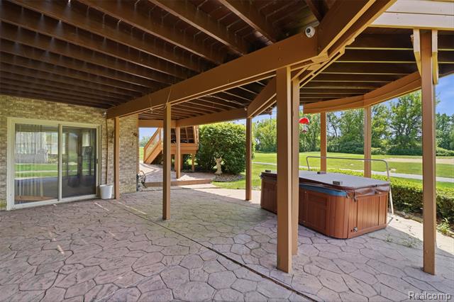 Builiding view fifty seven for 2935 Ivy Hill, Commerce Township, MI. 48382