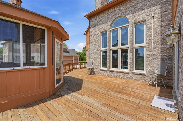 Builiding view fifty six for 2935 Ivy Hill, Commerce Township, MI. 48382
