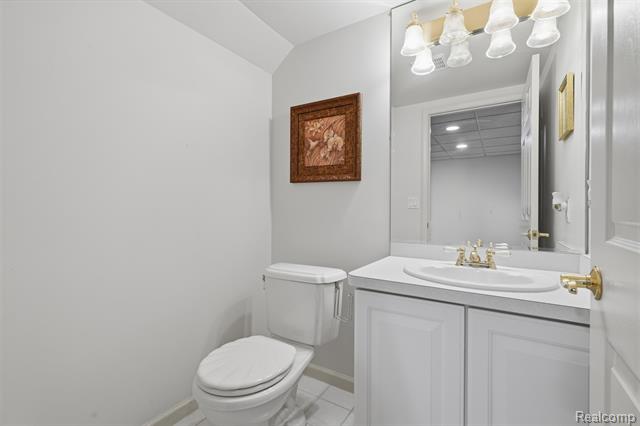 Builiding view fifty three for 2935 Ivy Hill, Commerce Township, MI. 48382
