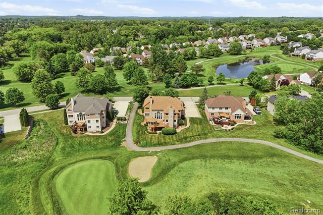 Builiding view sixty six for 2935 Ivy Hill, Commerce Township, MI. 48382