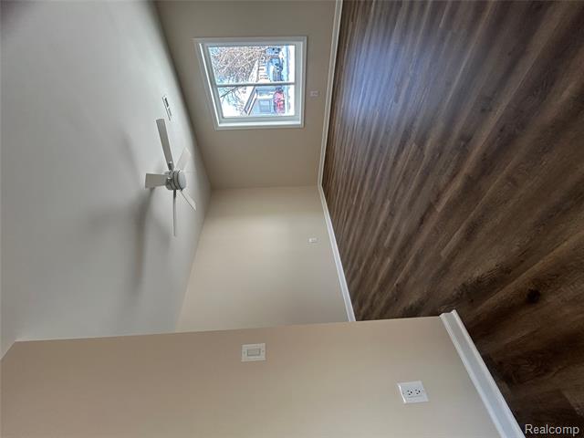 Builiding view ten for 2488 Willow Beach, Keego Harbor, MI. 48320