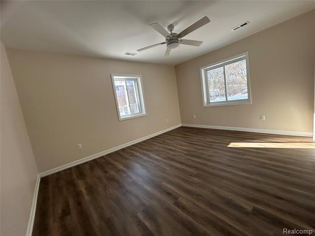 Builiding view twelve for 2488 Willow Beach, Keego Harbor, MI. 48320