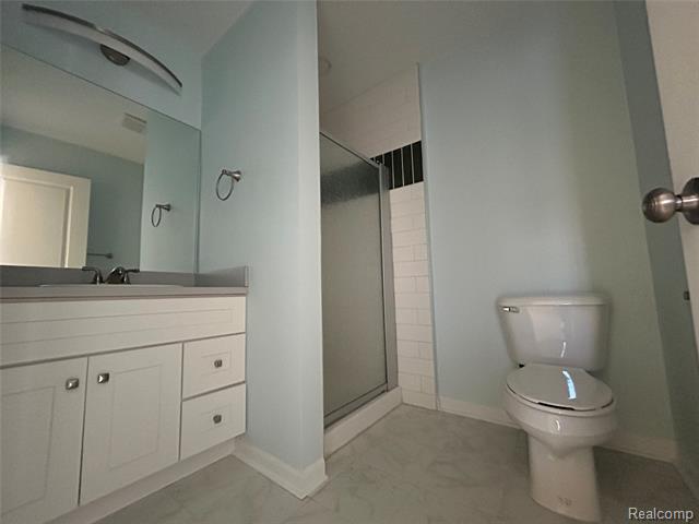 Builiding view twenty five for 2488 Willow Beach, Keego Harbor, MI. 48320