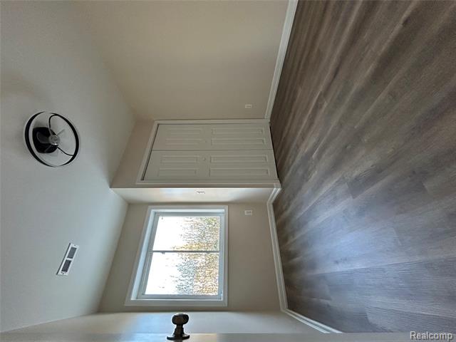 Builiding view twenty three for 2488 Willow Beach, Keego Harbor, MI. 48320