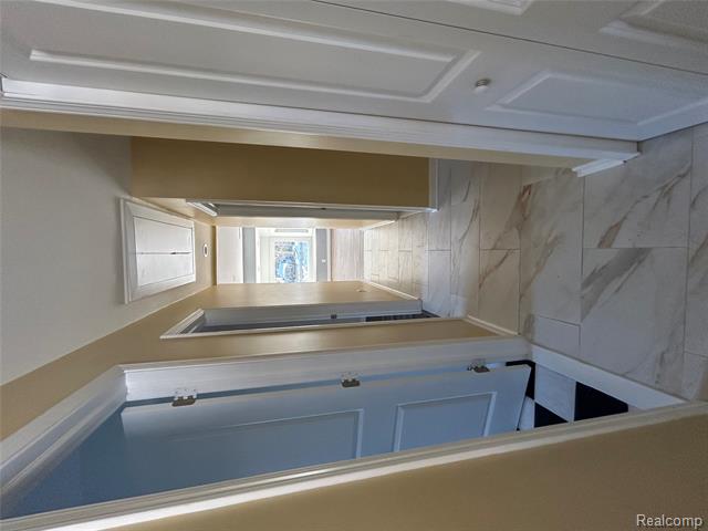 Builiding view twenty two for 2488 Willow Beach, Keego Harbor, MI. 48320