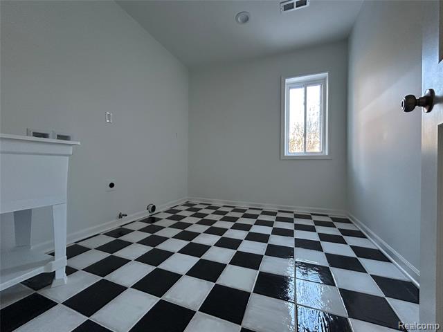 Builiding view twenty for 2488 Willow Beach, Keego Harbor, MI. 48320