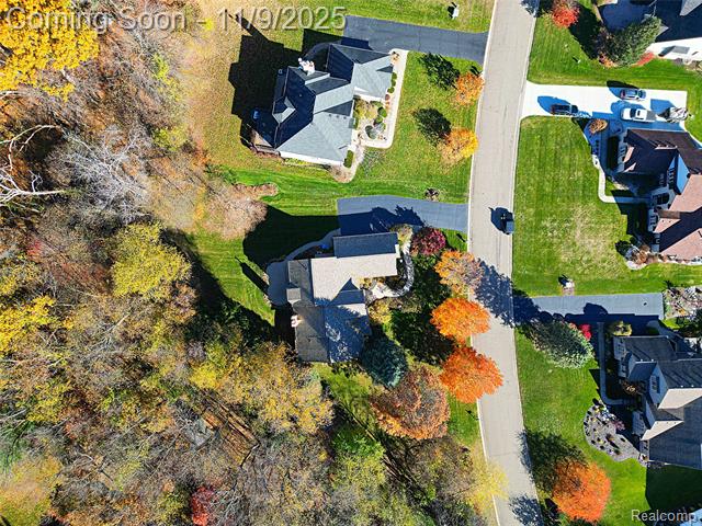 Builiding view twenty five for 5391 Bridge W, Commerce Township, MI. 48382