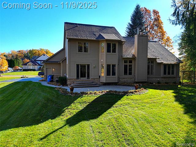 Builiding view twenty four for 5391 Bridge W, Commerce Township, MI. 48382