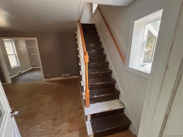 Builiding view five for 2411 Pine Lake, Keego Harbor, MI. 48320