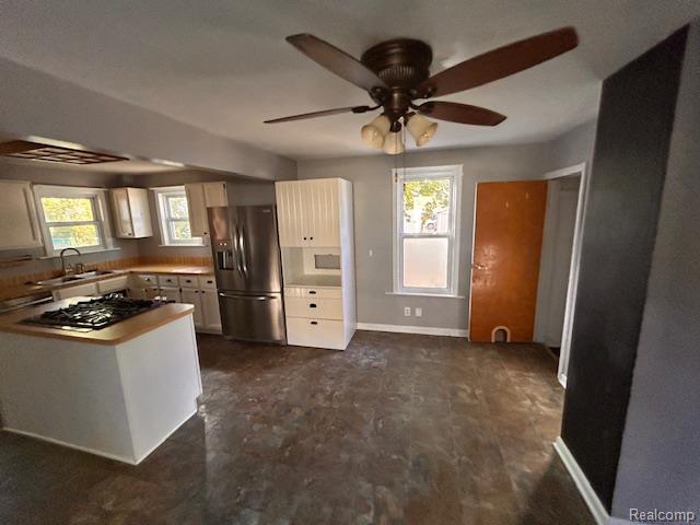 Builiding view nine for 2411 Pine Lake, Keego Harbor, MI. 48320