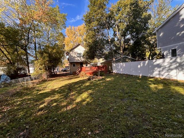 Builiding view one for 2411 Pine Lake, Keego Harbor, MI. 48320