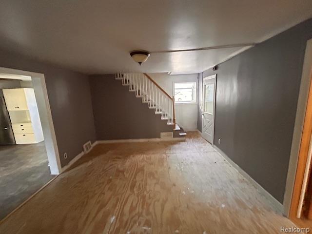 Builiding view seven for 2411 Pine Lake, Keego Harbor, MI. 48320