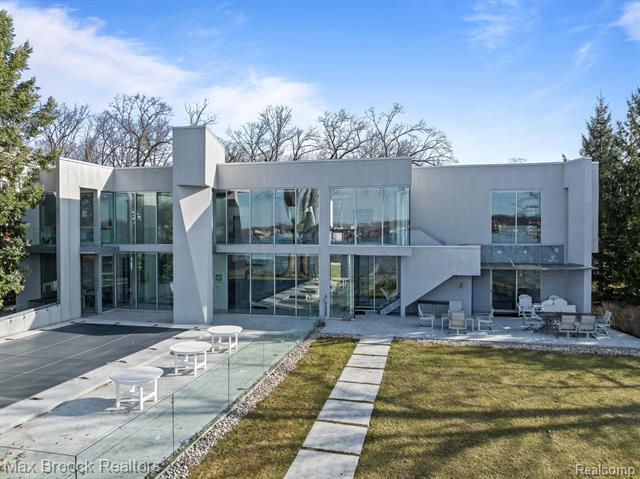 front view for 2158 Locklin Ln, West Bloomfield, Mi. 48324