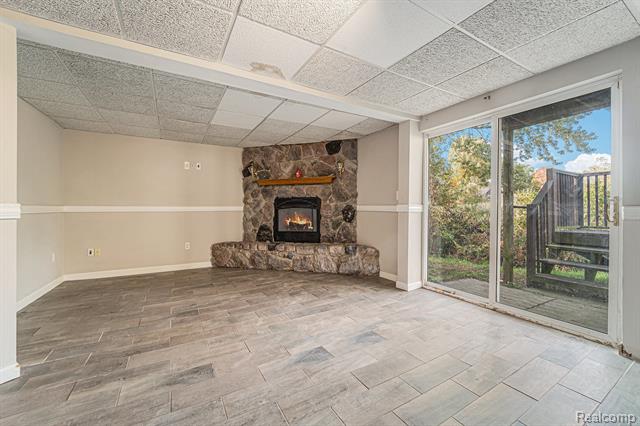 Builiding view eighteen for 6197 Carroll Lake, Commerce Township, MI. 48382