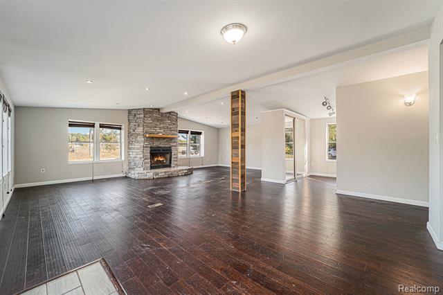 Builiding view five for 6197 Carroll Lake, Commerce Township, MI. 48382