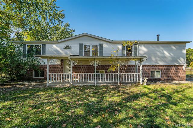 Builiding view one for 6197 Carroll Lake, Commerce Township, MI. 48382