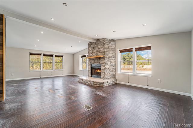 Builiding view six for 6197 Carroll Lake, Commerce Township, MI. 48382