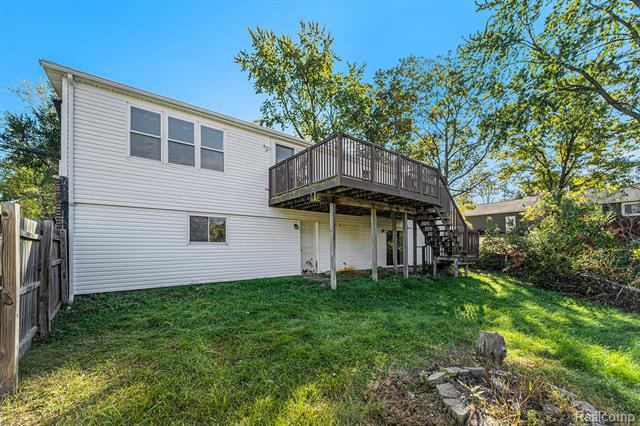 Builiding view twenty five for 6197 Carroll Lake, Commerce Township, MI. 48382