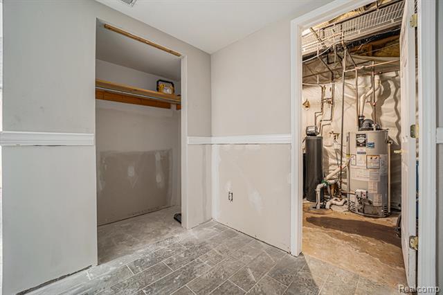 Builiding view twenty two for 6197 Carroll Lake, Commerce Township, MI. 48382