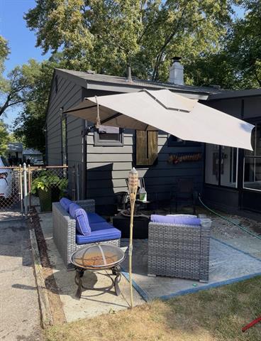 Builiding view seventeen for 1630 Weymouth, West Bloomfield, MI. 48324