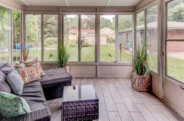 Builiding view sixteen for 1630 Weymouth, West Bloomfield, MI. 48324