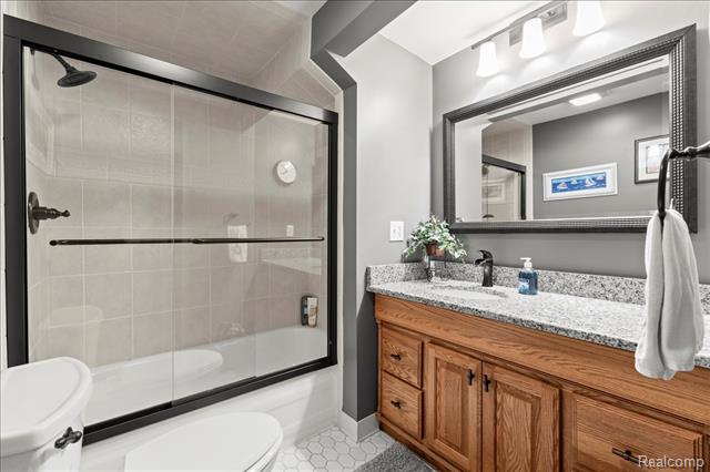 Builiding view five for 1775 Woodland, Keego Harbor, MI. 48320