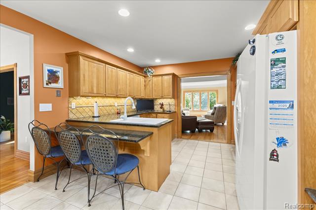 Builiding view seven for 1775 Woodland, Keego Harbor, MI. 48320