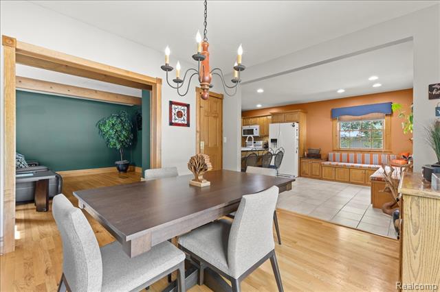 Builiding view ten for 1775 Woodland, Keego Harbor, MI. 48320