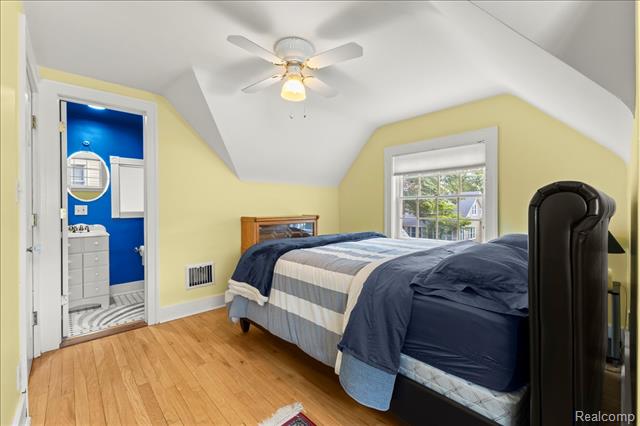 Builiding view thirteen for 1775 Woodland, Keego Harbor, MI. 48320