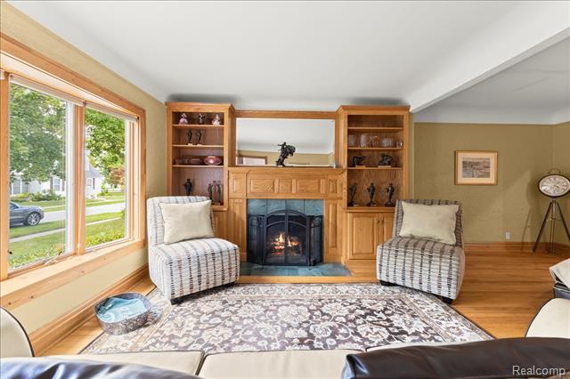 Builiding view two for 1775 Woodland, Keego Harbor, MI. 48320