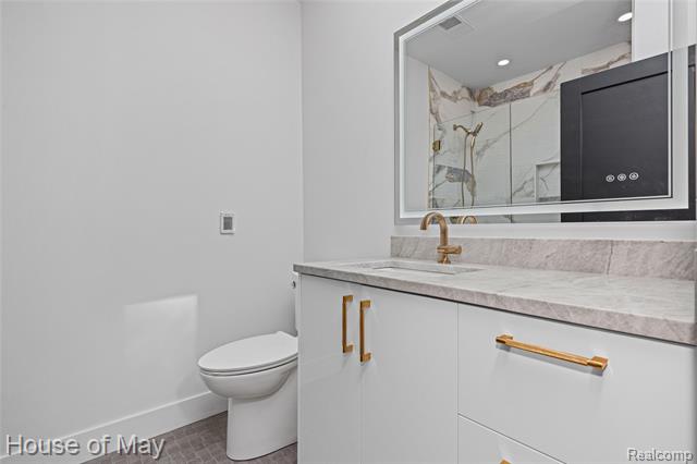 Builiding view forty for 10890 Hillway, White Lake, MI. 48386