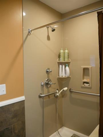 Builiding view eighteen for 1704 Cass Lake Front, Keego Harbor, MI. 48320