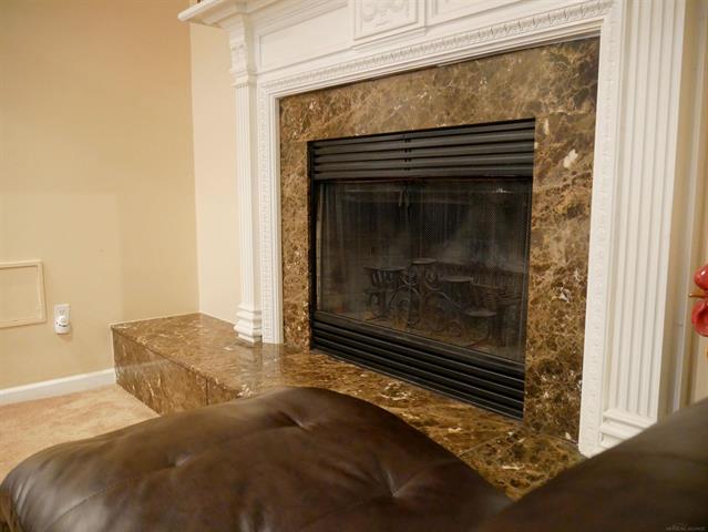 Builiding view fifteen for 1704 Cass Lake Front, Keego Harbor, MI. 48320