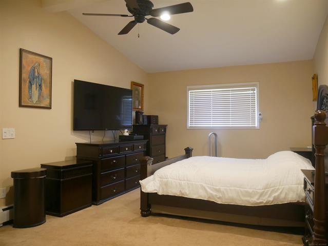 Builiding view fourteen for 1704 Cass Lake Front, Keego Harbor, MI. 48320